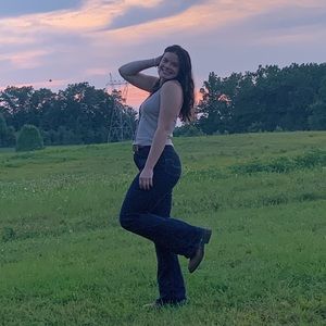 Meet your Posher, Alyssa